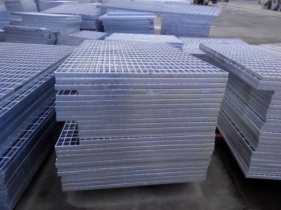 客戶對鍍鋅格柵板質(zhì)量及付款方式的顧慮